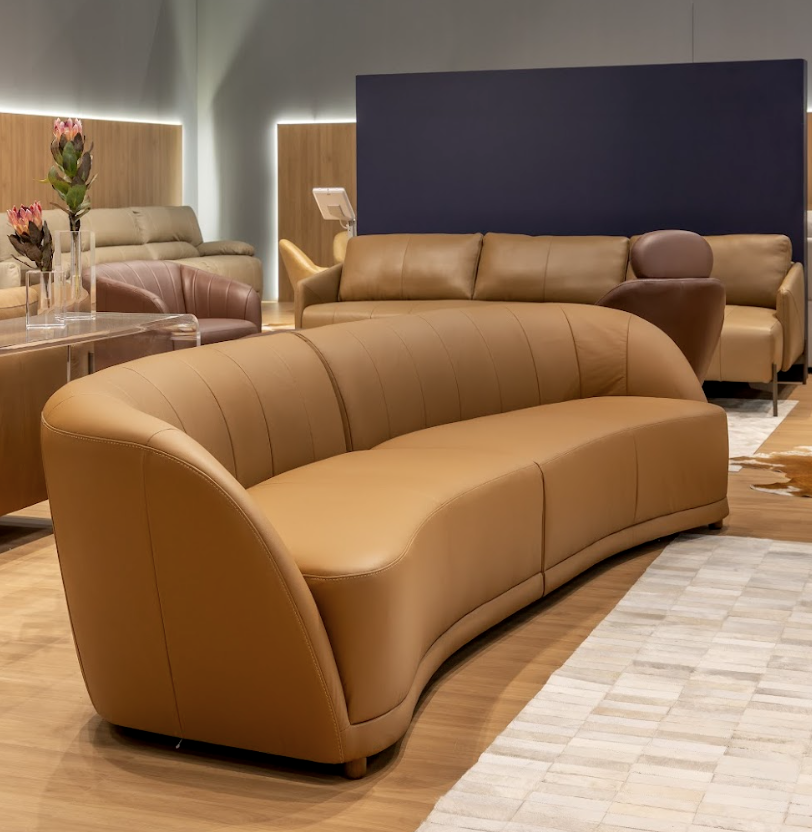 sofá cruvo 2.80m couro castanho